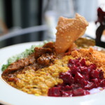 バンダラ ランカ - ビーツカレー、豆カレー、カボチャカレーは甘めで癖になる