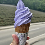 ファーム富田 - ラベンダーソフトクリーム（ワッフルコーン）（¥400）（税込）