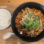 かめだ町中華 つのだ - 麻酸辣湯麺(半ライス付き) 950円