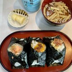 おにぎりぼんご - 梅・鮭ミックス、卵黄そぼろ、玉子焼きベーコンマヨ