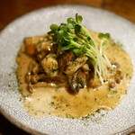 夕焼け飯店 - カキとキノコのウニソース焼き