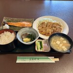 うおやす - 料理写真:豚肉生姜焼き＋銀さけ焼＋定食せっと