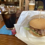 ゆみはり茶屋 - 月山とんバーガー　アイスコーヒー