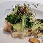 recte - 海老出汁リゾットに火を入れたナッツやブロッコリー