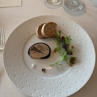 ミクニナゴヤ - フォアグラのマデラ風味 サラダムスクランのクルミオイルヴィネガー和え