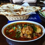 インド・パキスタン料理 アルバラカ - ナンと一緒に