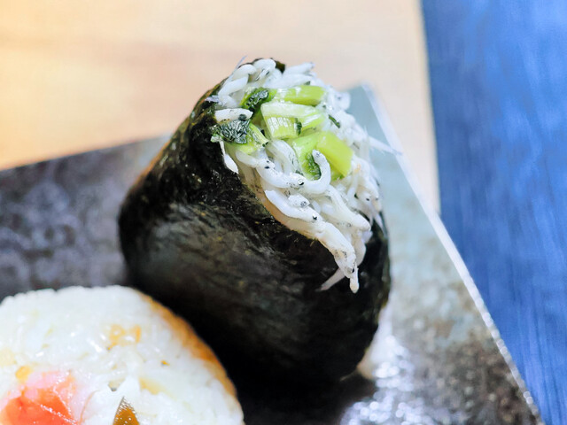 うまいんじょ おにぎりとみそ汁 - 教会前/おにぎり | 食べログ