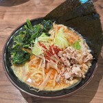 横濱家系ラーメン 武田家 - 