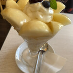 フルーツむらはた 本店 - 水蜜桃パフェ