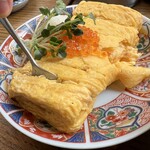居酒屋燃えた うらめし屋 - 溢れいくらの出汁巻
