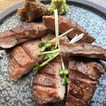 居酒屋燃えた うらめし屋 - 国産和牛の牛たん焼