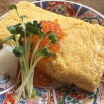 居酒屋燃えた うらめし屋 - 溢れいくらの出汁巻