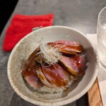 RAMEN MATSUI - 鴨ロースのご飯600円です。白ネギと生姜がタレと良いハーモニー。