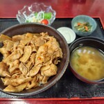 伊藤家 - 料理写真:焼肉丼　950円