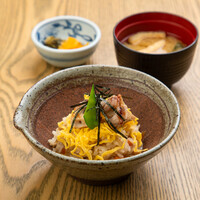 かしわ飯（みそ汁付）