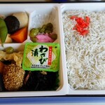 自笑亭 - 料理写真:しらす弁当