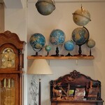 菓子屋 シノノメ - 地球の青が空間にメリハリを生んでる感じがします