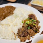 新宿牛タンローストビーフ 白か黒 - 