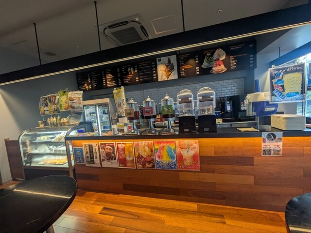 Drink & Dessert Bar Patio photo 4