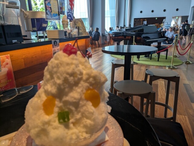 Drink & Dessert Bar Patio photo 2