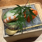 東山 吉寿 - 頬杖　すず貝　青ウリ　とび子　オクラタタキ　車海老　ずいき