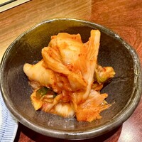焼肉家 KAZU 神楽坂 - 白菜キムチ