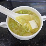 中華料理 優花菻 - チャーハンには珍しい豆腐入りの中華スープ