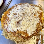 田の久 総本店 - ホワイトソース、そばダブル、チーズトッピング