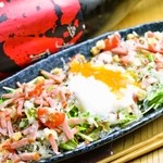 先斗町 炭楽屋とりうめ - 水菜とベーコンの温玉サラダ