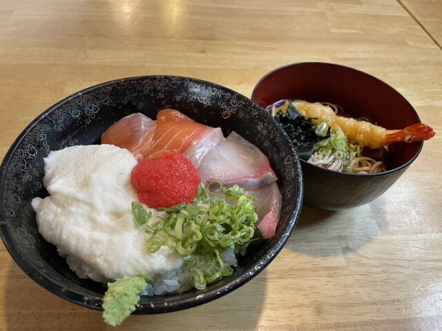 Shin Osaka Seafood Shokudo Ouesuto photo 4