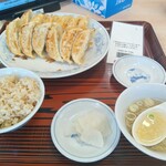 ぎょうざの満洲 - 料理写真:写真は、バーコードが写り込んでいたので加工しています。