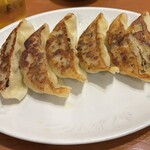  とんとんラーメン  - 餃子で終わり