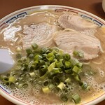 大臣閣 - ラーメン 750円