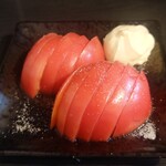 炭火焼肉じゃけぇ - スライストマト550円