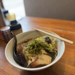唯一無二のらぁ麺専門店 イ袋ワシづかみ - 