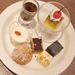 リラッサ - デザート盛り合わせ