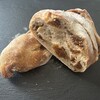 ネコヤベーカリー - いちじく入りパン