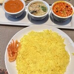 マヤデビ - 3種類カレーセット！サラダとドリンク写すの忘れてた！