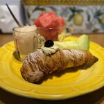 ピッツェリア トラットリア ダ オカピート - アラゴスタ スイカ メロン 桃のグラニータ