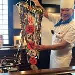 てっぱん料理味味亭 - サプライズでくす玉を割って下さいました☆*:.｡. o(≧▽≦)o .｡.:*☆写真OKいただきましたm(_ _)m