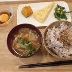トーコーキッチン - ジャーマンオムレツ 副菜二品 豚汁 ご飯
