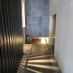 近松 - 店内アプローチ