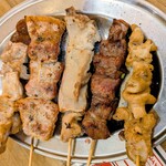 ぶたぼーる - やきとん５本盛合せ（塩）