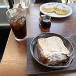 コーデュロイカフェ - 私はメニューの中からフレンチトーストをお願いしてみました。