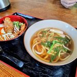 かしわ家 - 釣り友さんの分（温かい饂飩）