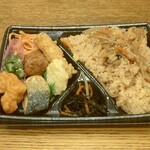 ハローズ - 料理写真:きんぴらごはん弁当 (税抜)398円 ※開封後 (2025.08.03)