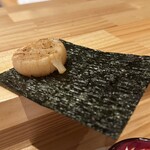 鮨 佐とう - 帆立　黒七味