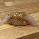 鮨 佐とう - ヒラメ昆布締め