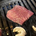 HEY MEAT - 宮崎牛トモサンカク