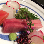 帰燕 - お造り：本マグロの中トロ・白イカ・真鯛